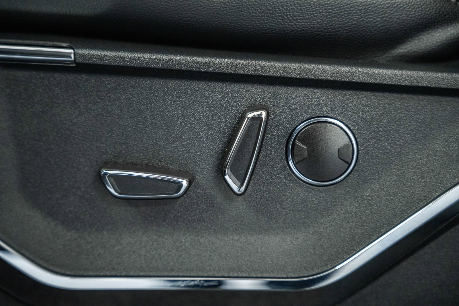 Certified 2024 Ford F150 Lariat w/ Equipment Group 502A High image 45