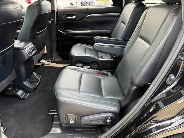 Used 2018 Toyota Highlander Limited AWD/4WD image 7