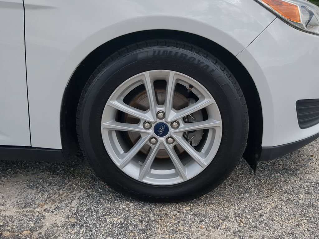 Certified 2018 Ford Focus SE FWD image 9
