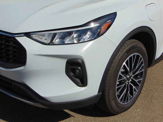 Certified 2026 Ford Escape SE FWD image 2