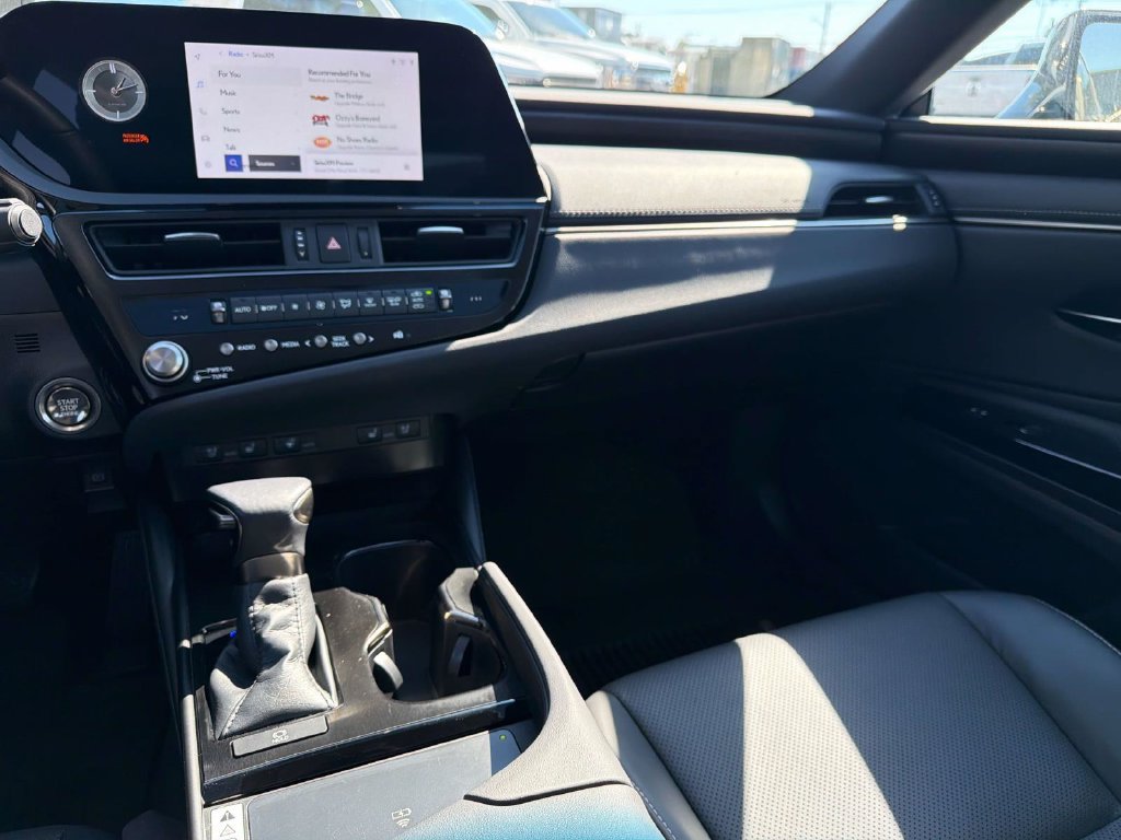 Used 2023 Lexus ES 350 w/ Premium Package FWD image 16