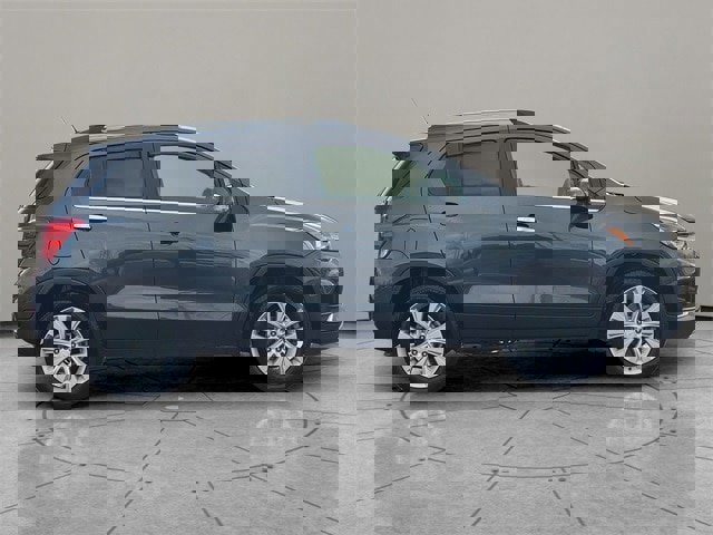 Used 2020 Chevrolet Trax Premier image 2
