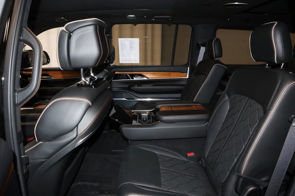 Used 2022 Jeep Grand Wagoneer Series III image 24