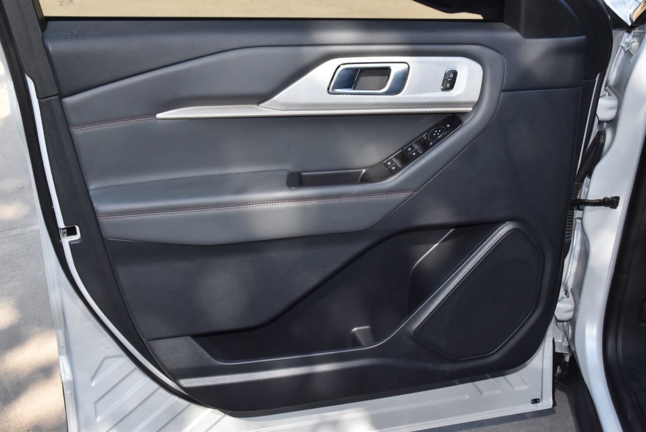 Certified 2026 Ford Explorer Active RWD image 35