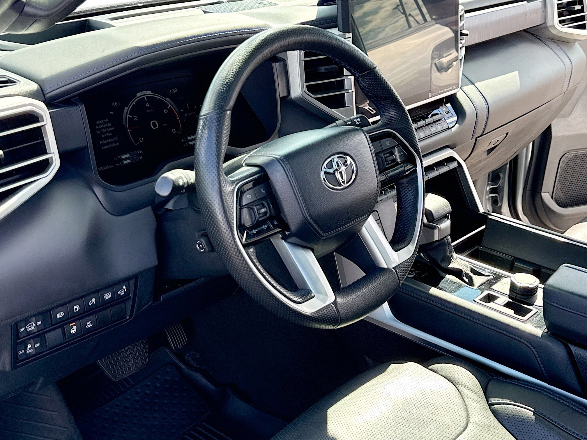 Used 2023 Toyota Sequoia Platinum AWD/4WD image 7