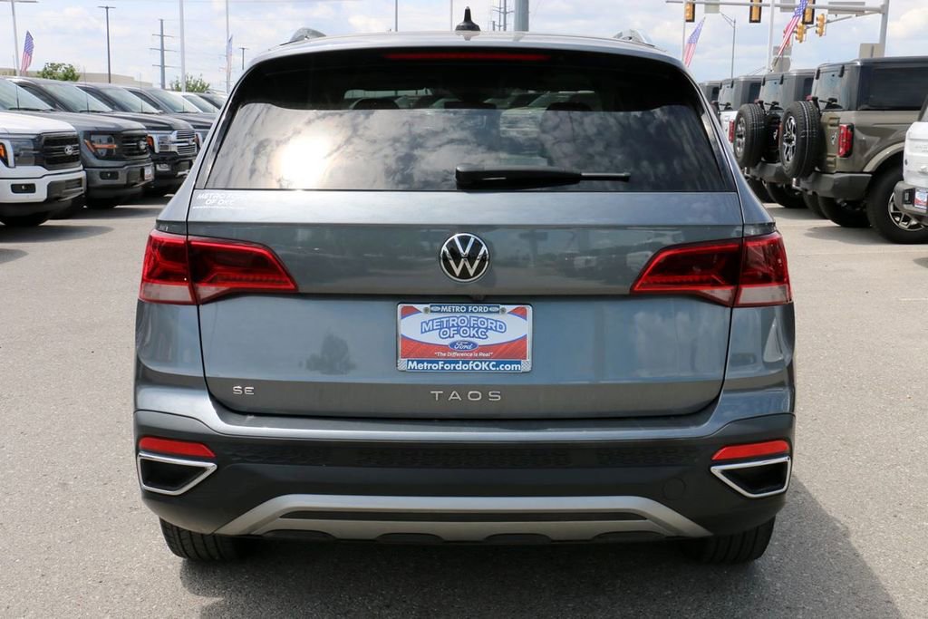 Used 2023 Volkswagen Taos SE FWD image 6