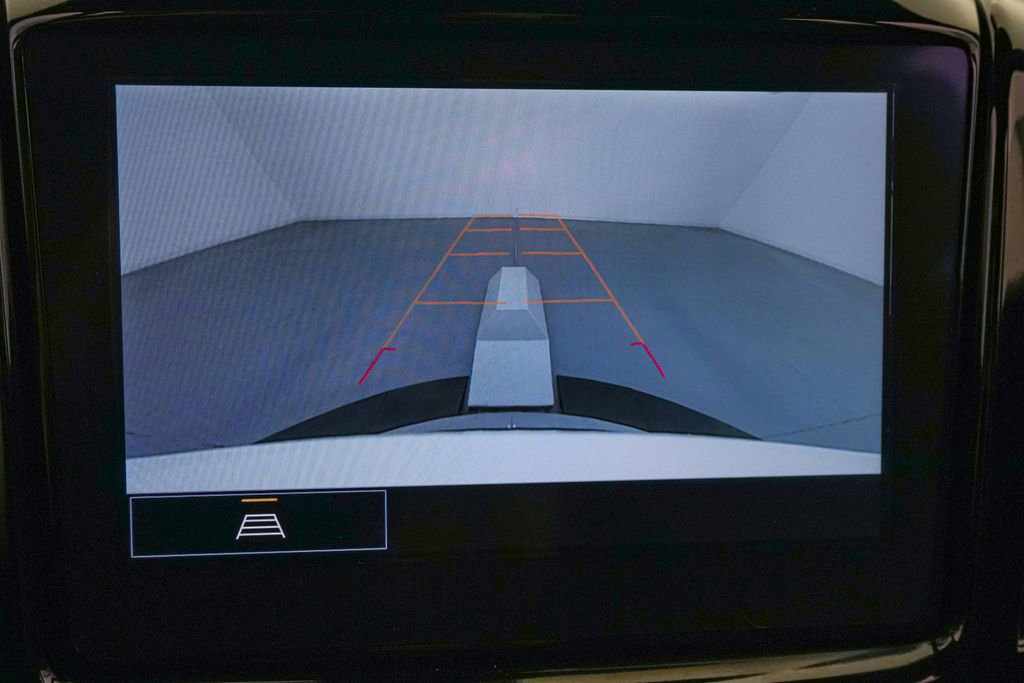 Used 2023 Chevrolet Traverse LT image 16