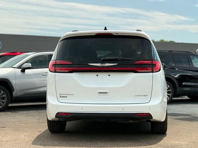 Used 2023 Chrysler Pacifica Limited FWD image 45
