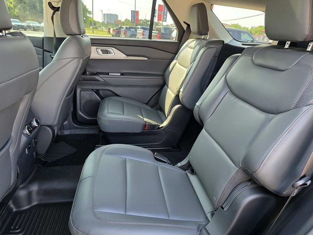 Certified 2026 Ford Explorer Active w/ Active Comfort Package RWD image 11