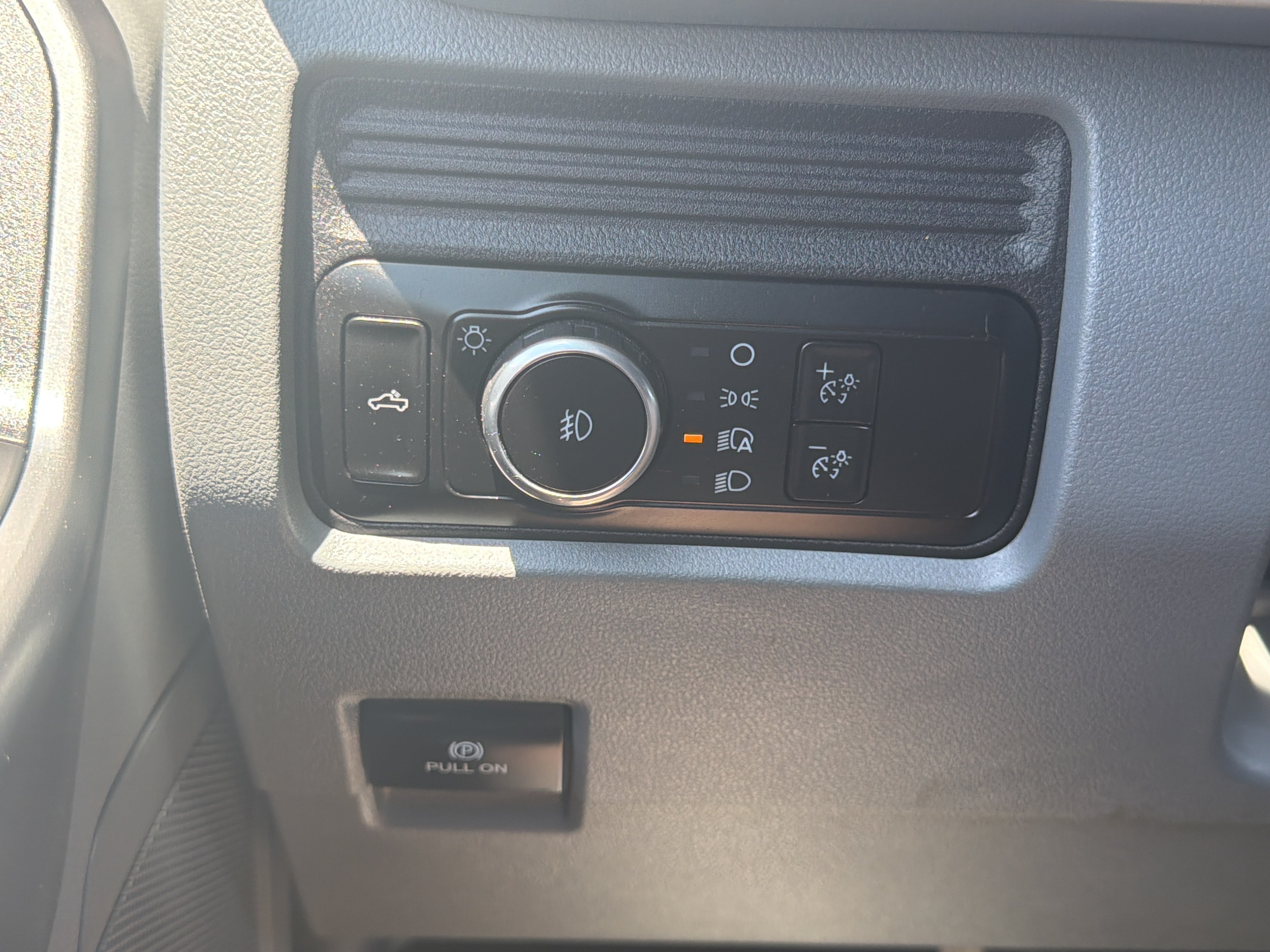 Certified 2025 Ford F250 XLT AWD/4WD image 30