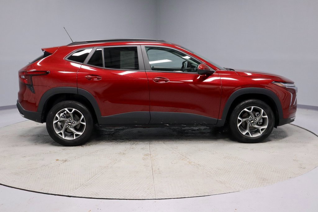 Used 2024 Chevrolet Trax LT w/ Driver Confidence Package image 6