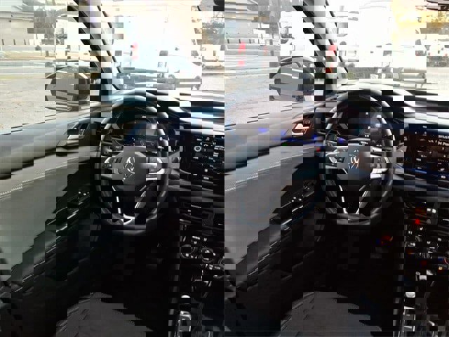 Used 2024 Volkswagen Taos SE image 14