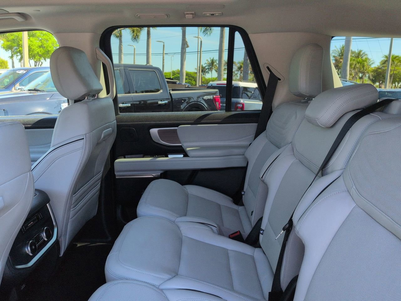 Certified 2025 Ford Expedition Platinum w/ Platinum Ultimate Package image 14