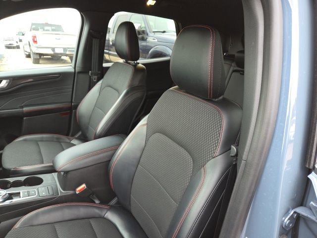 Certified 2024 Ford Escape ST-Line image 9