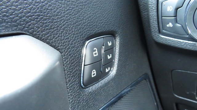 Certified 2020 Ford F250 Lariat w/ Lariat Value Package image 28