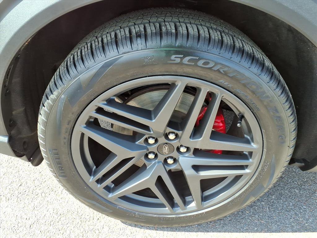 Certified 2025 Ford Explorer ST-Line w/ Premium Package image 4