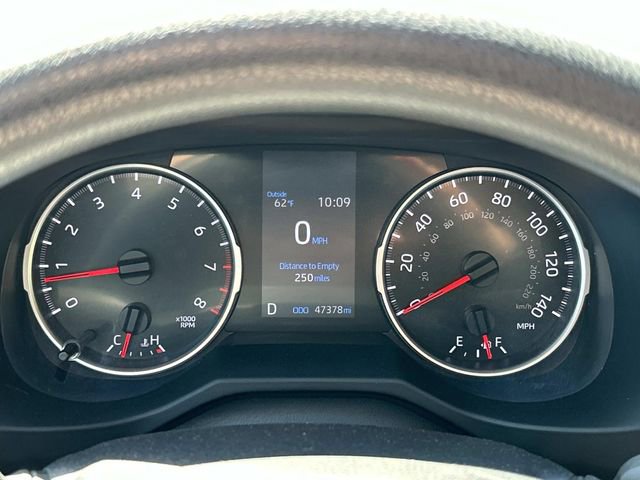 Used 2022 Toyota RAV4 LE FWD image 38