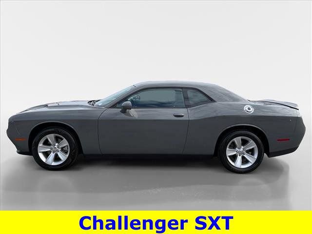 Used 2023 Dodge Challenger SXT image 6
