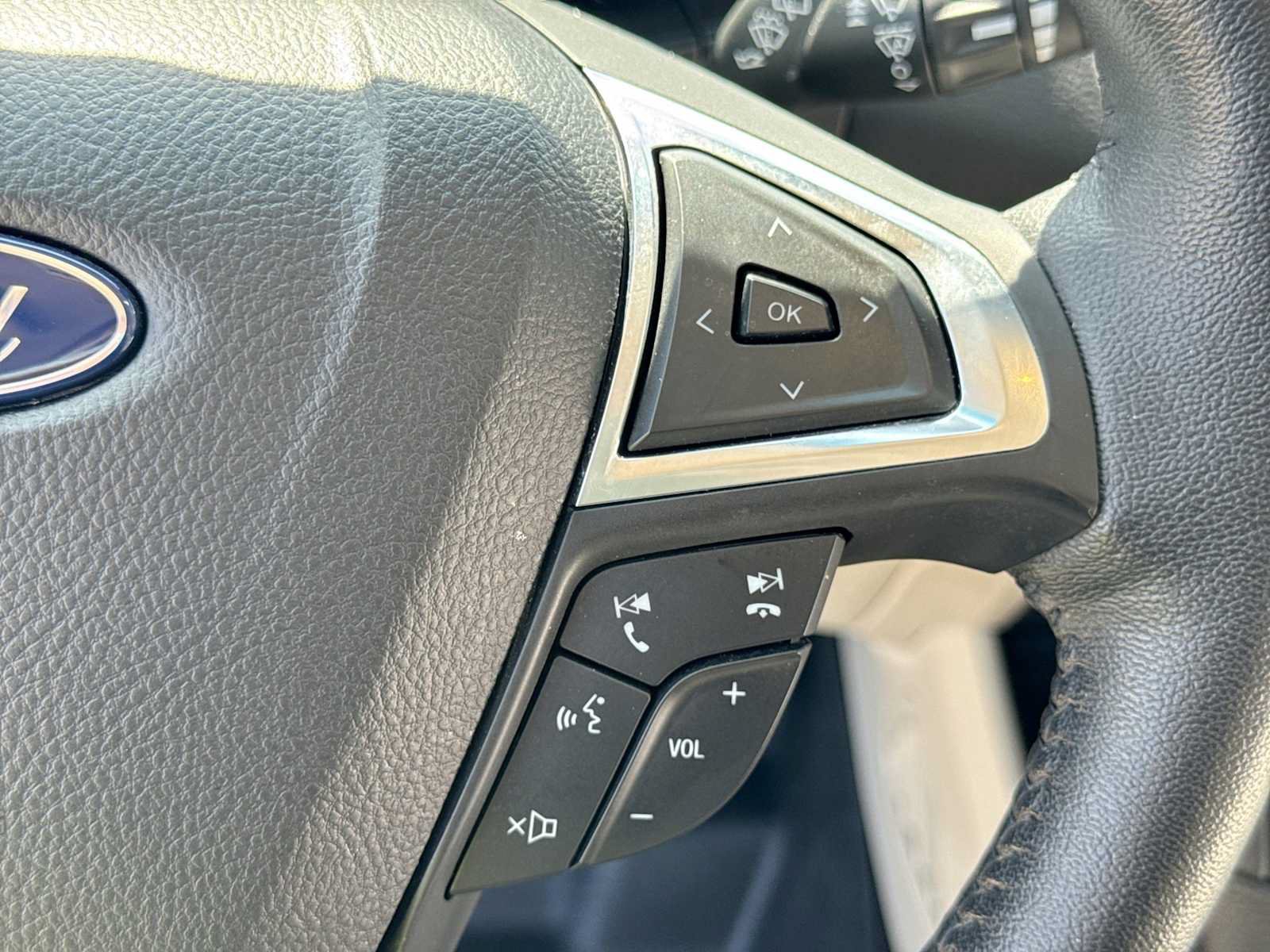 Certified 2020 Ford Edge Titanium AWD/4WD image 23