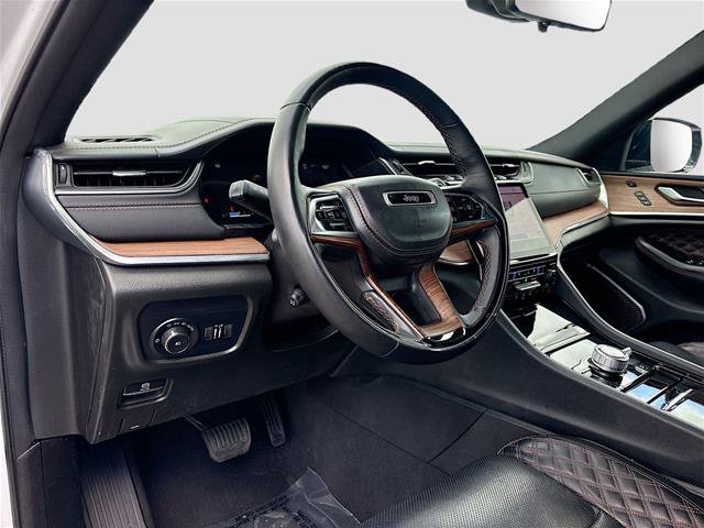 Used 2024 Jeep Grand Cherokee L Summit w/ Advanced Protech Group IV AWD/4WD image 10