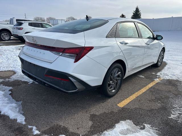 Used 2024 Hyundai Elantra SEL image 10