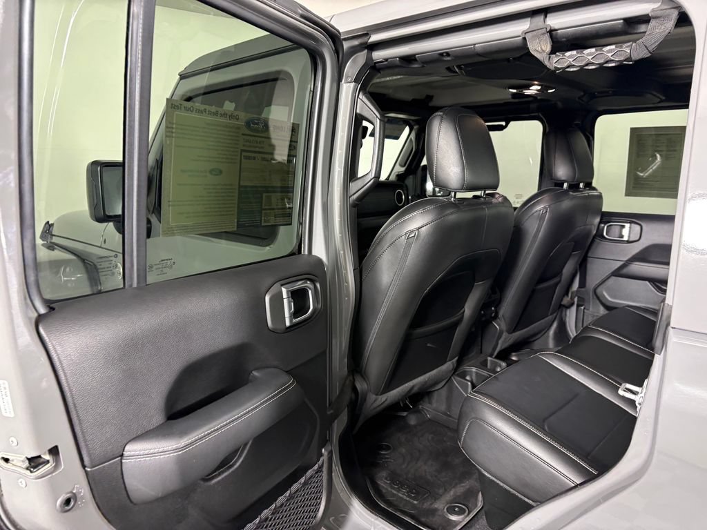 Used 2022 Jeep Gladiator Overland w/ Popular Equipment Package AWD/4WD image 27