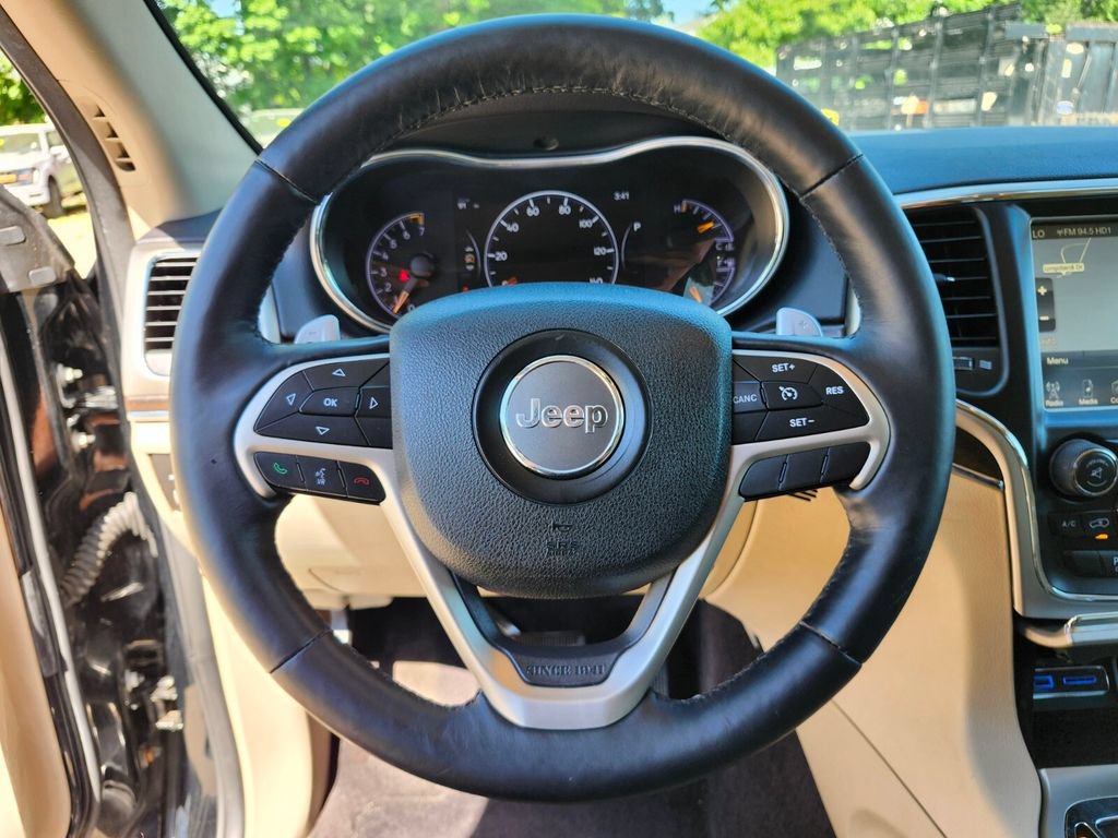 Used 2017 Jeep Grand Cherokee Limited AWD/4WD image 28