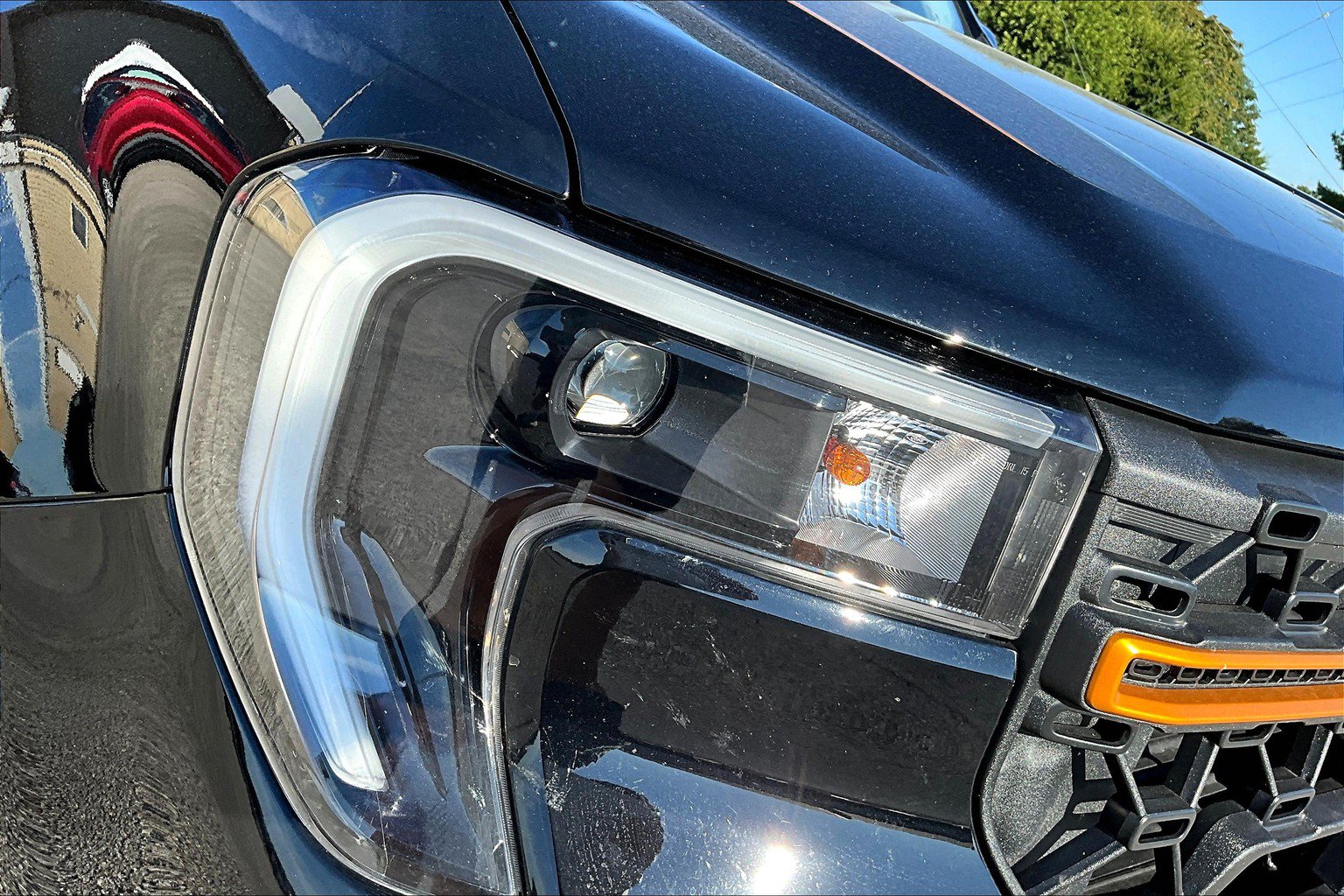 Certified 2025 Ford Maverick Tremor AWD/4WD image 27