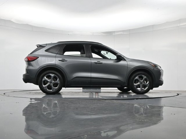 Certified 2025 Ford Escape ST-Line FWD image 35