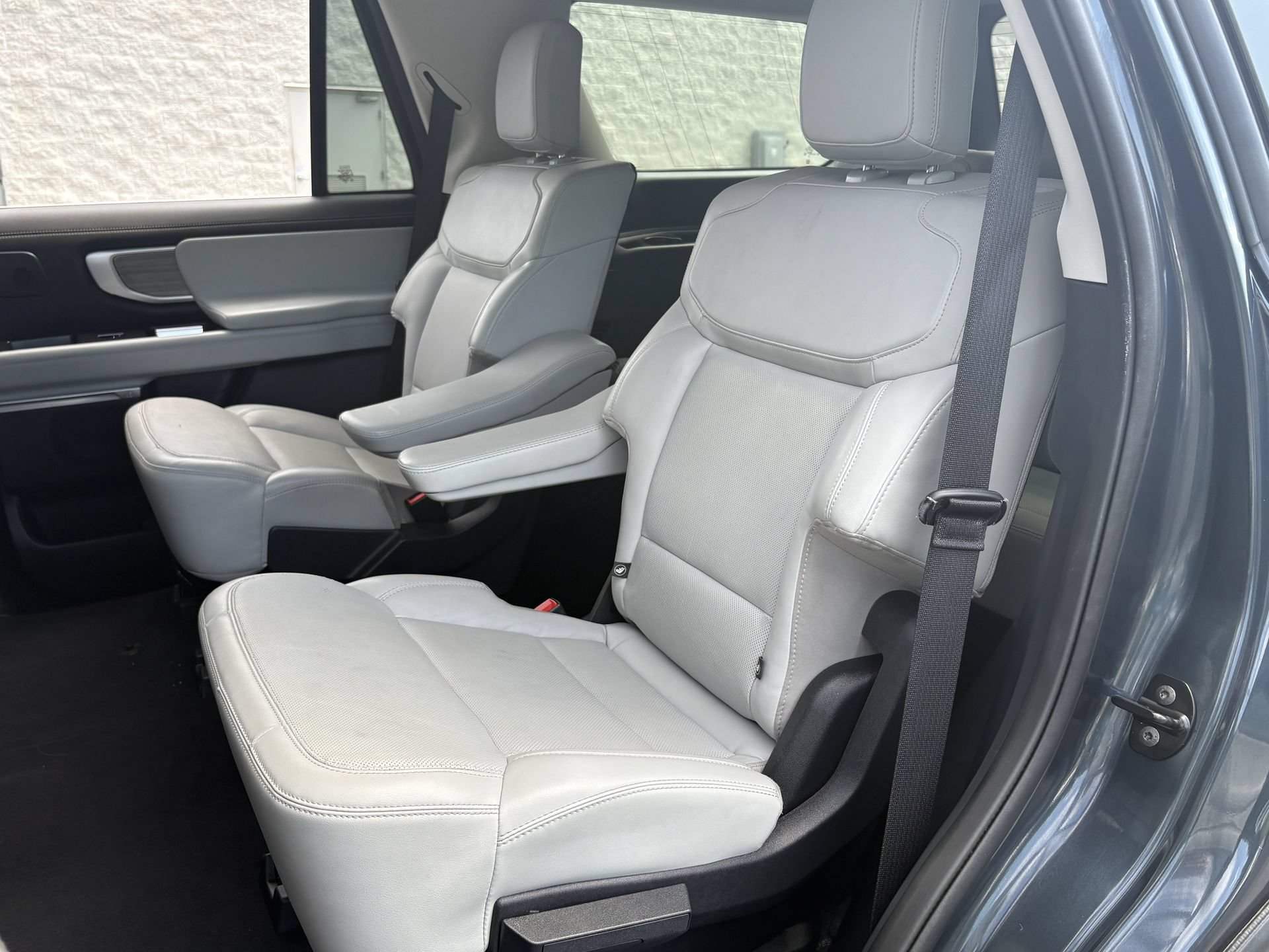 Certified 2025 Ford Expedition Platinum w/ Driver's Package AWD/4WD image 25