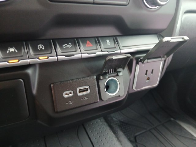 Used 2022 Chevrolet Silverado 1500 Custom w/ LPO, Dark Essentials Package AWD/4WD image 7