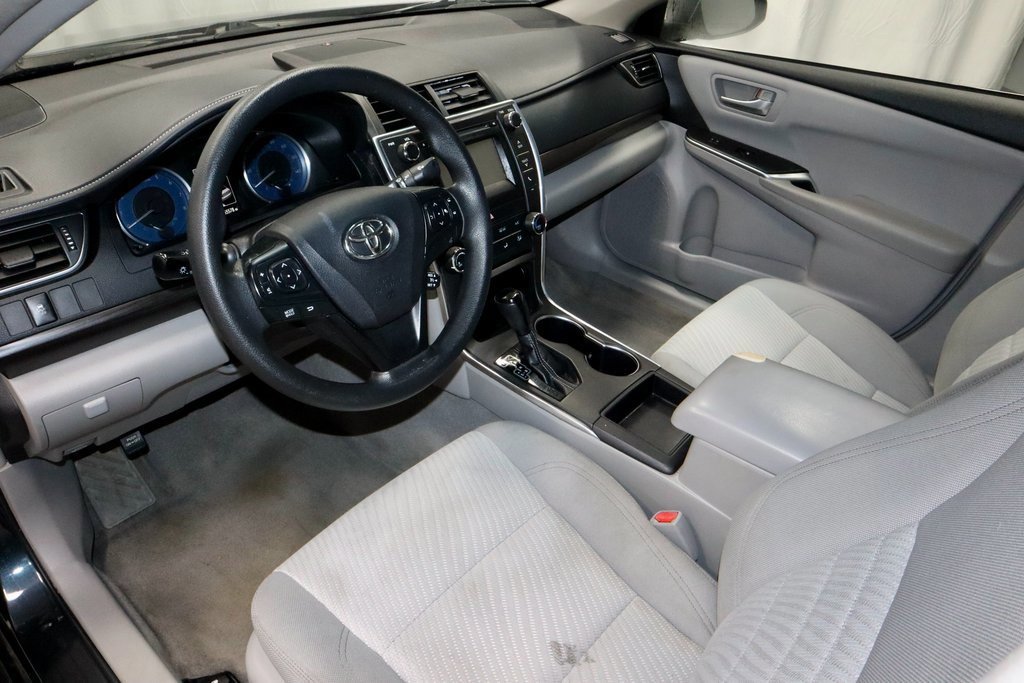 Used 2017 Toyota Camry LE image 21