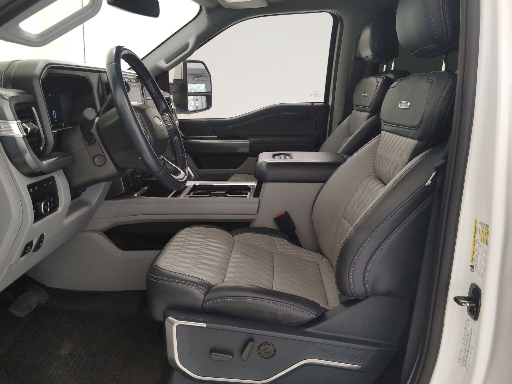 Certified 2024 Ford F250 Limited w/ FX4 Off-Road Package image 4