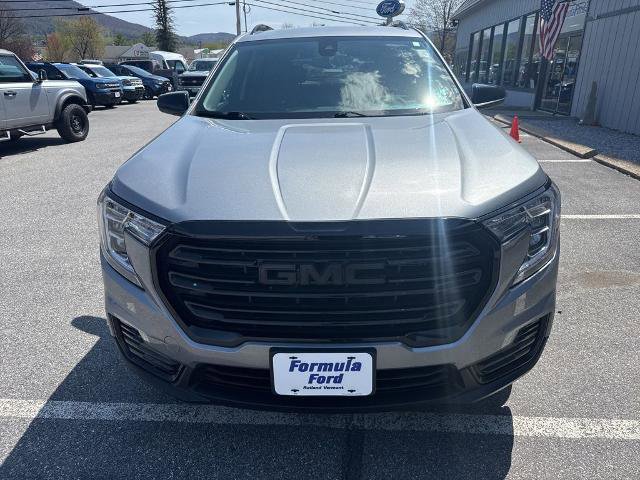 Used 2024 GMC Terrain SLE w/ Elevation Edition AWD/4WD image 8