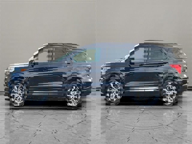 Certified 2022 Ford Explorer XLT w/ Equipment Group 202A image 6