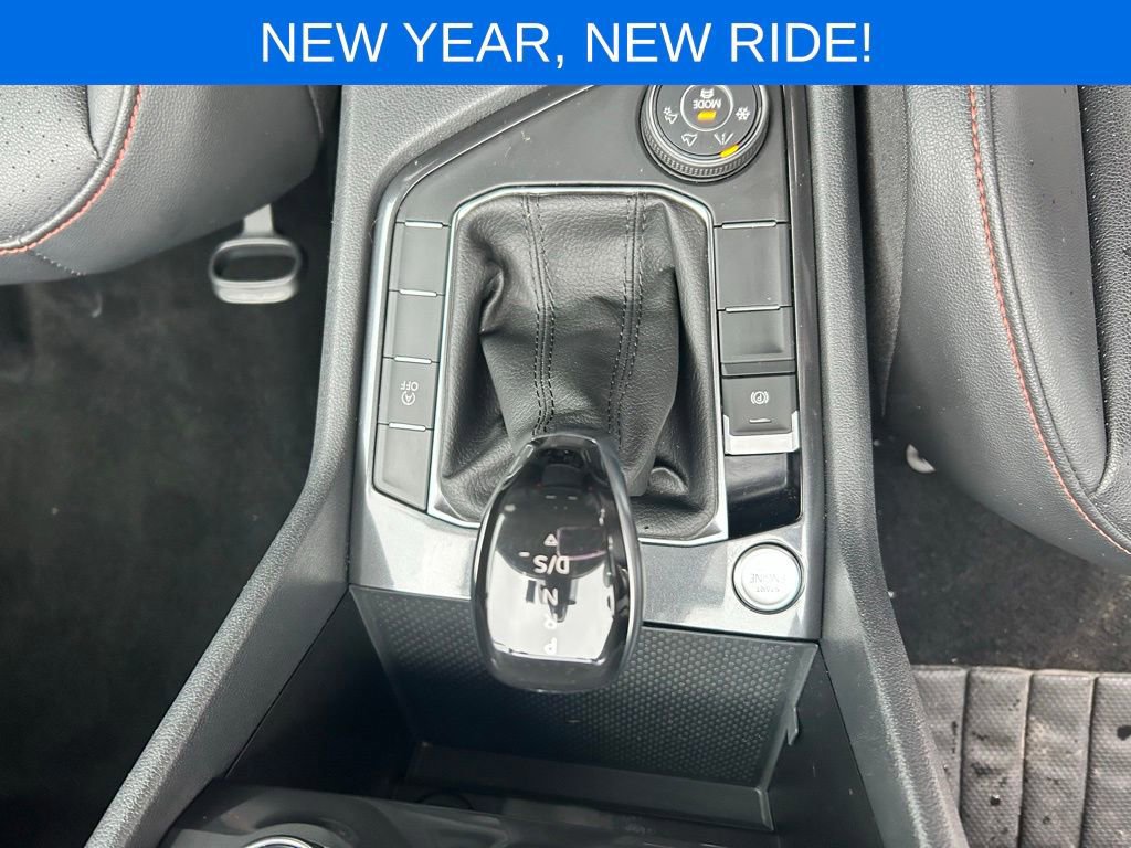 Used 2024 Volkswagen Tiguan Wolfsburg Edition image 28