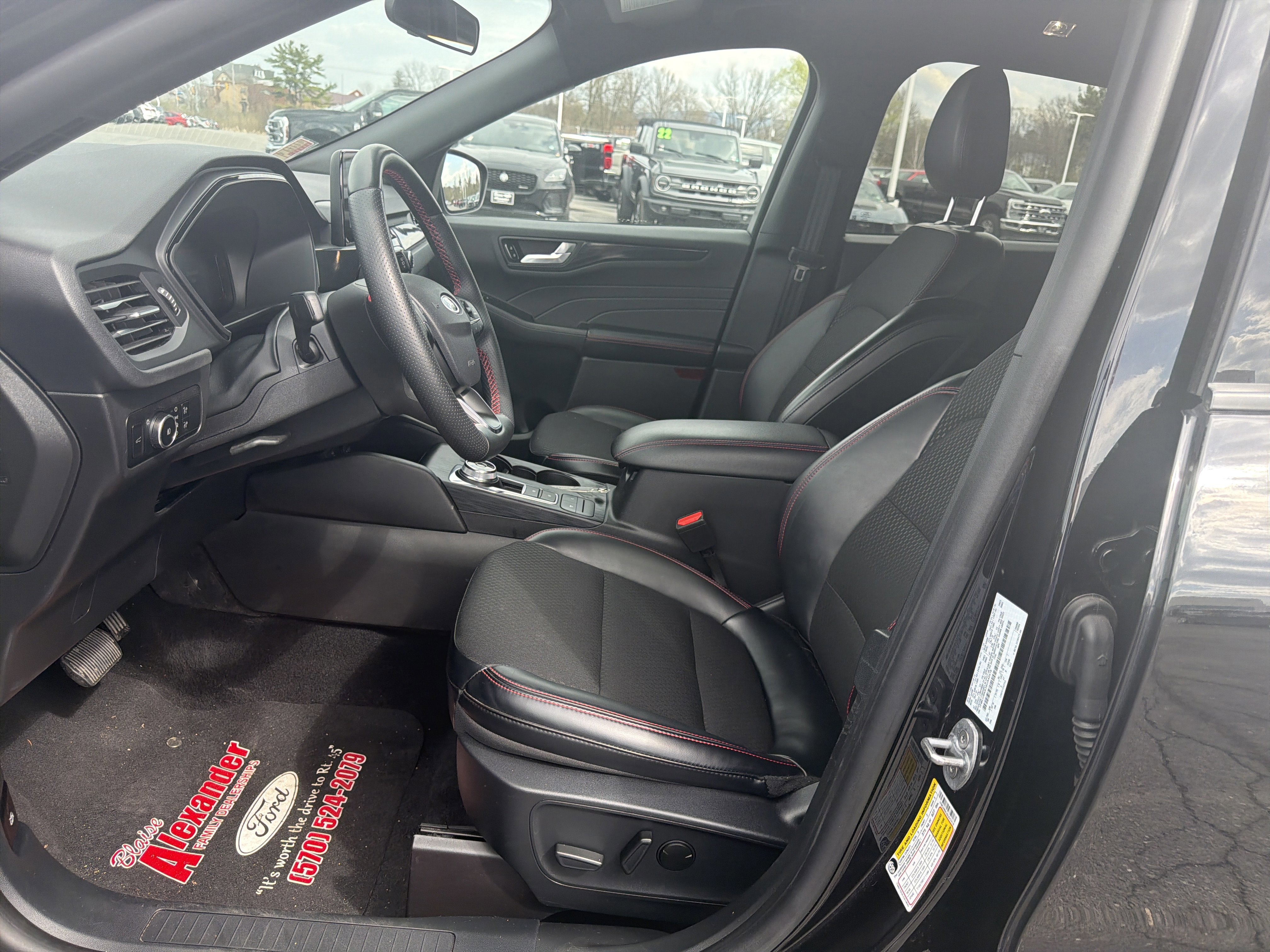 Certified 2025 Ford Escape ST-Line Select AWD/4WD image 12