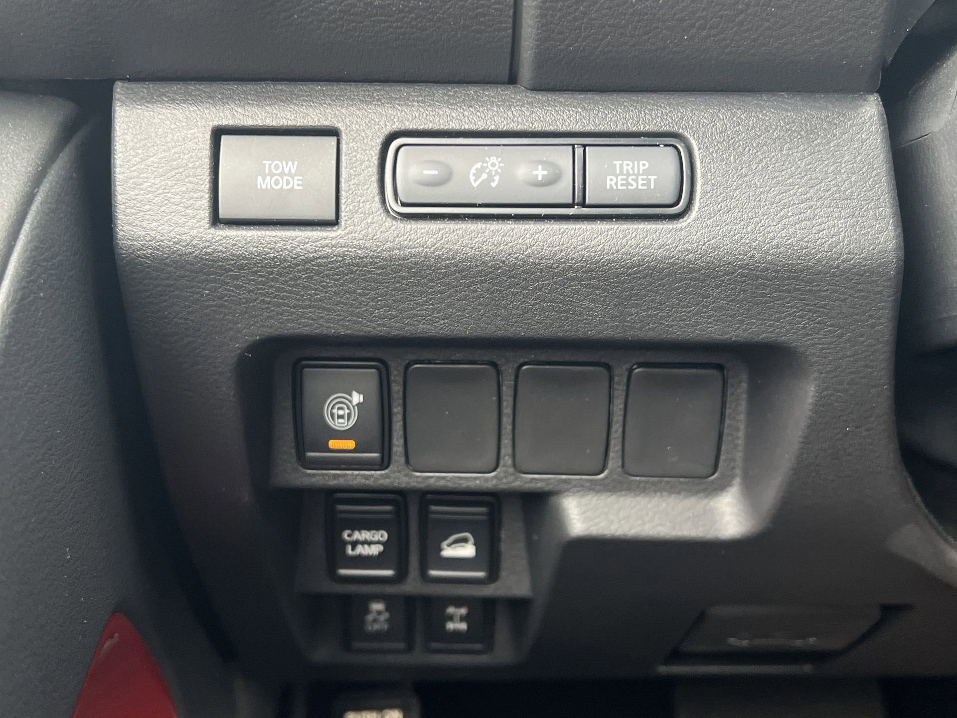 Used 2025 Nissan Frontier PRO-4X image 17