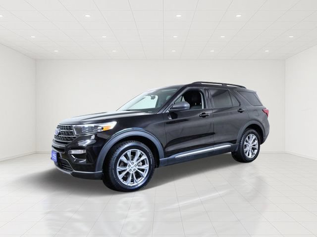 Certified 2023 Ford Explorer XLT w/ Equipment Group 202A AWD/4WD image 2