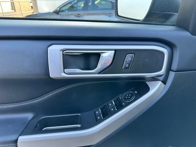 Certified 2022 Ford Explorer XLT w/ Equipment Group 202A AWD/4WD image 32