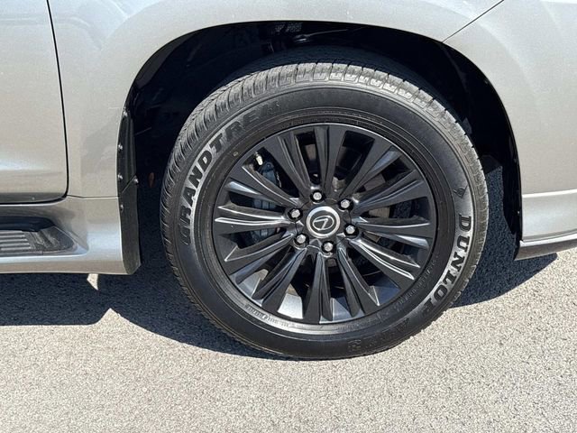 Used 2023 Lexus GX 460 Premium w/ Accessory Package AWD/4WD image 9
