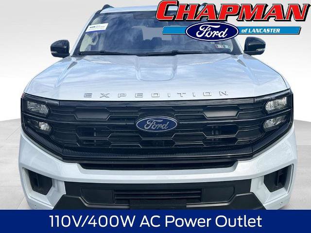 Certified 2025 Ford Expedition Active AWD/4WD image 2