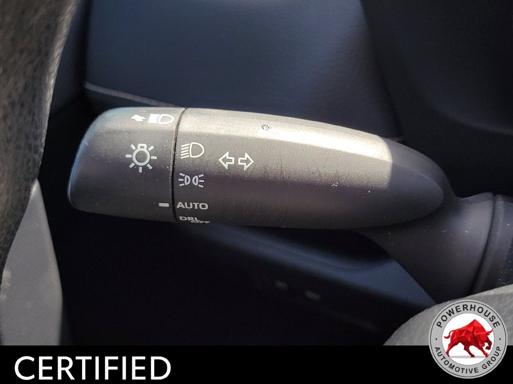 Used 2025 Toyota RAV4 XLE FWD image 30
