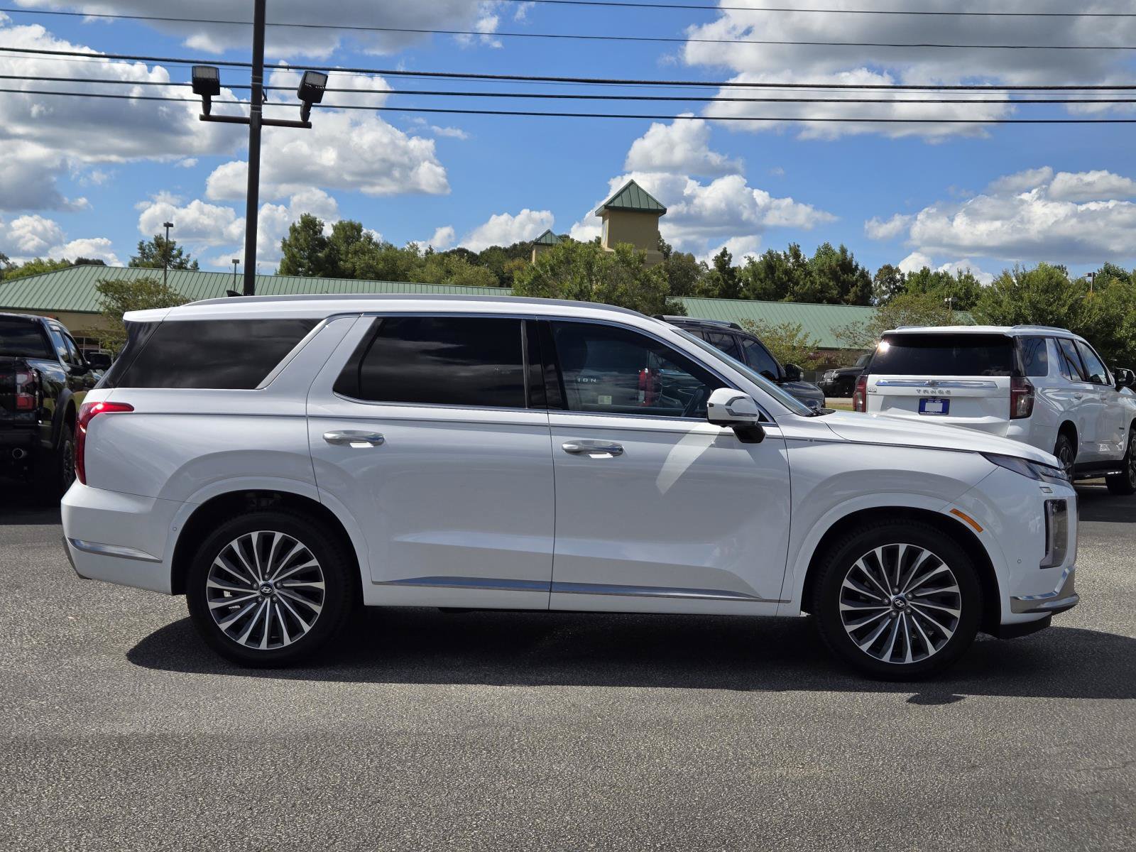 Used 2025 Hyundai Palisade Calligraphy FWD image 7