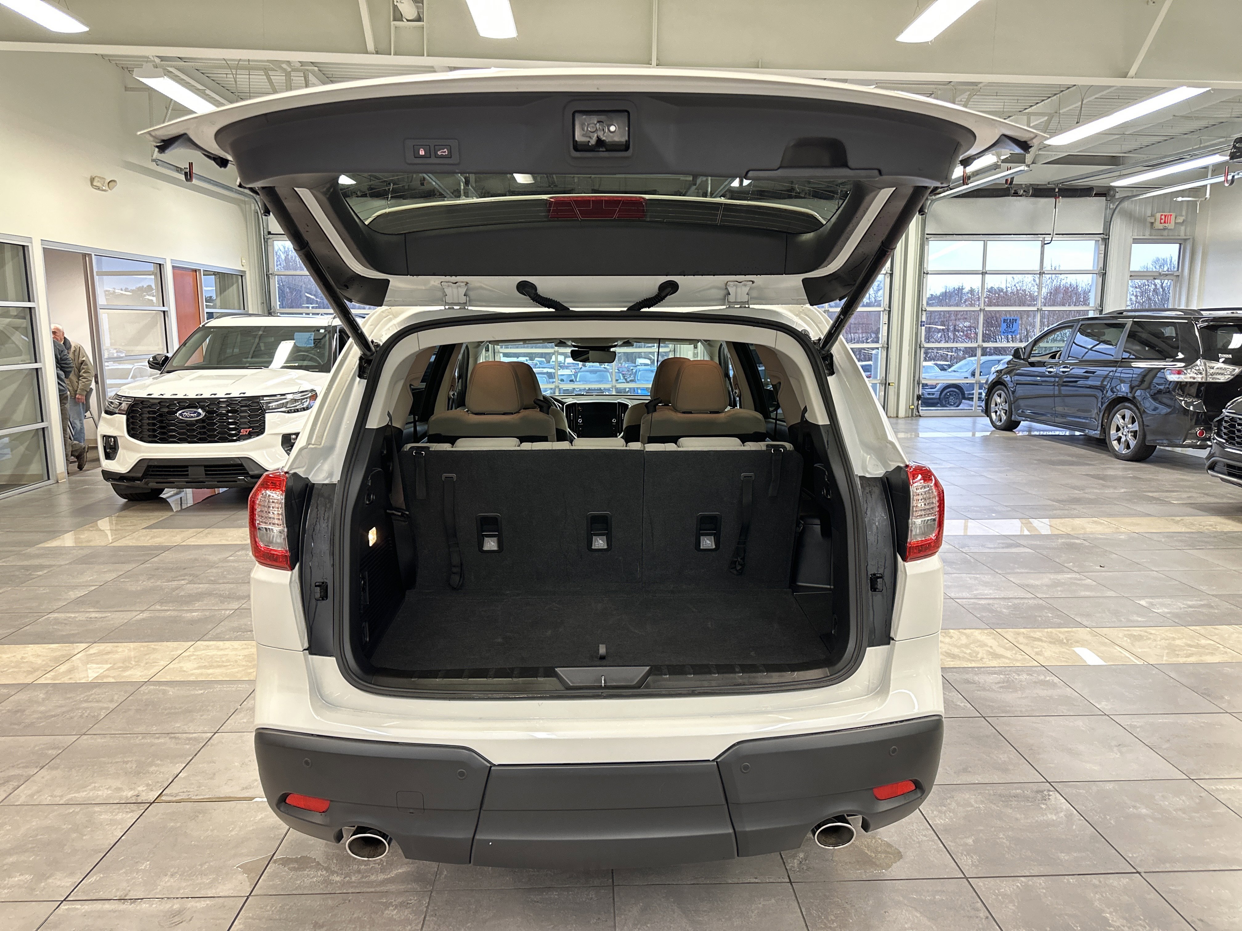 Used 2024 Subaru Ascent Premium w/ Convenience Package image 27