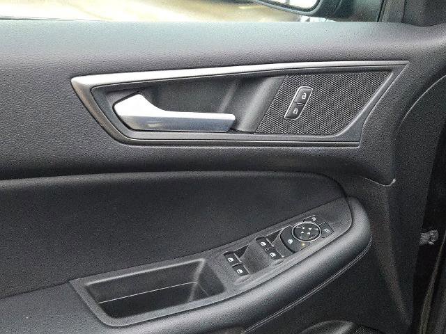 Certified 2022 Ford Edge SE w/ Black Appearance Package image 18