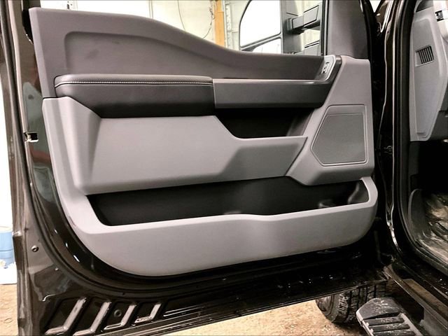 Certified 2024 Ford F350 XLT w/ Camper Package AWD/4WD image 21
