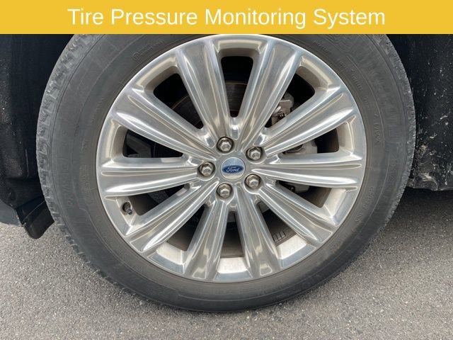 Certified 2023 Ford Explorer Limited w/ Limited Technology Package image 6