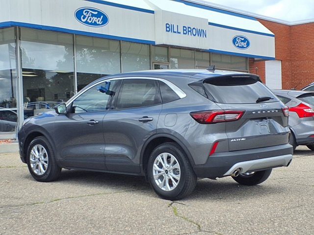 Certified 2023 Ford Escape Active w/ Tech Pack #1 FWD image 2