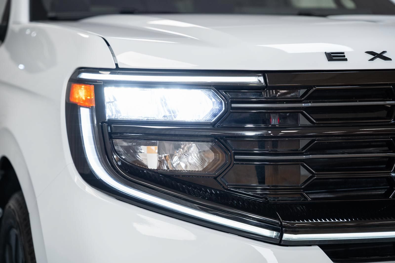 Certified 2025 Ford Expedition Max Platinum w/ Stealth Appearance Package AWD/4WD image 17